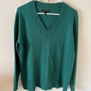 Banana Republic vneck sweater